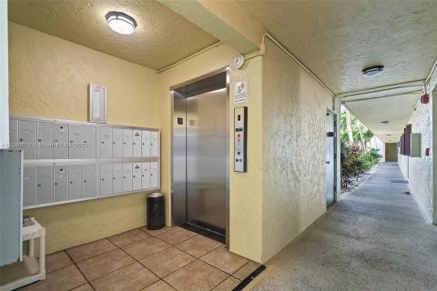 Copropriété à vendre à Deerfield Beach, Floride: 2 chambres, 88.63 m2 № 1139312 - photo 1