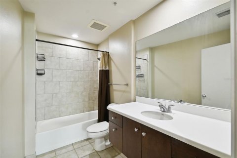 Condominio en venta en Tampa, Florida, 1 dormitorio, 78.04 m2 № 1339250 - foto 19