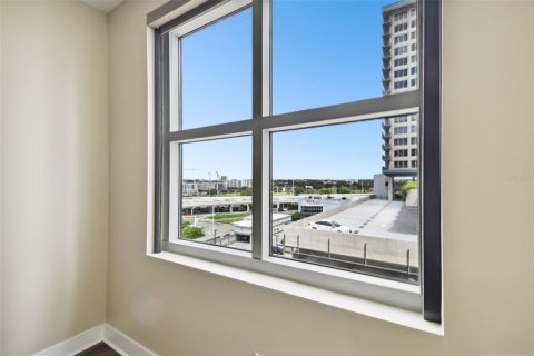 Condo in Tampa, Florida, 1 bedroom  № 1339250 - photo 18