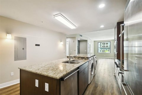 Condo in Tampa, Florida, 1 bedroom  № 1339250 - photo 11