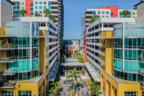 Condo in Tampa, Florida, 1 bedroom  № 1339250 - photo 1