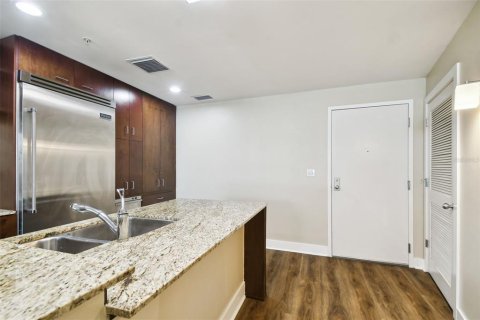 Condo in Tampa, Florida, 1 bedroom  № 1339250 - photo 10