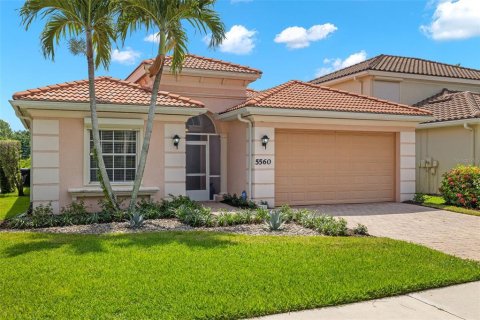 House in Naples, Florida 3 bedrooms, 213.86 sq.m. № 1319879 - photo 25