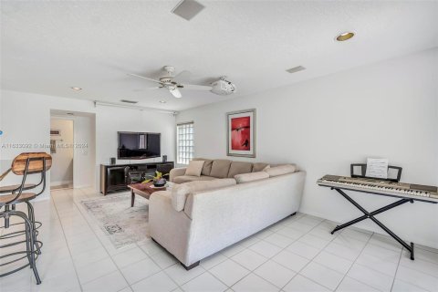 Casa en venta en Weston, Florida, 4 dormitorios, 217.3 m2 № 1319177 - foto 14