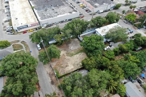 Commercial property in Miami, Florida № 1229060 - photo 2