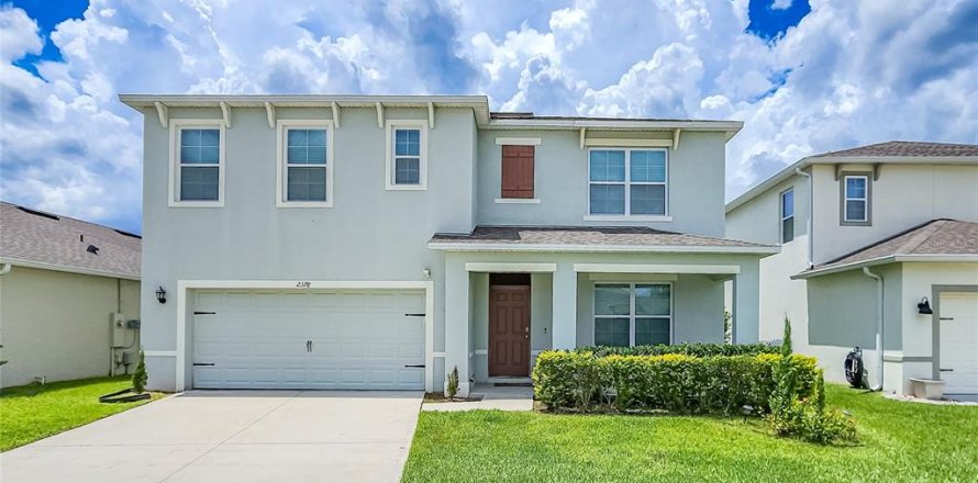 Casa en Kissimmee, Florida 5 dormitorios, 243.96 m2 № 1320395