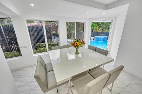 House in Fort Lauderdale, Florida 4 bedrooms, 200.39 sq.m. № 1415298 - photo 5