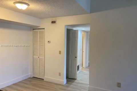 Copropriété à vendre à Pembroke Pines, Floride: 3 chambres, 103.4 m2 № 965185 - photo 5