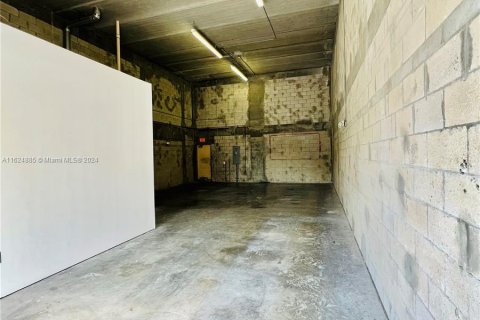 Propiedad comercial en venta en Miami, Florida № 1271429 - foto 4