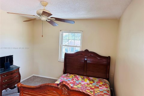 Adosado en venta en Fort Lauderdale, Florida, 3 dormitorios, 130.06 m2 № 1098337 - foto 23