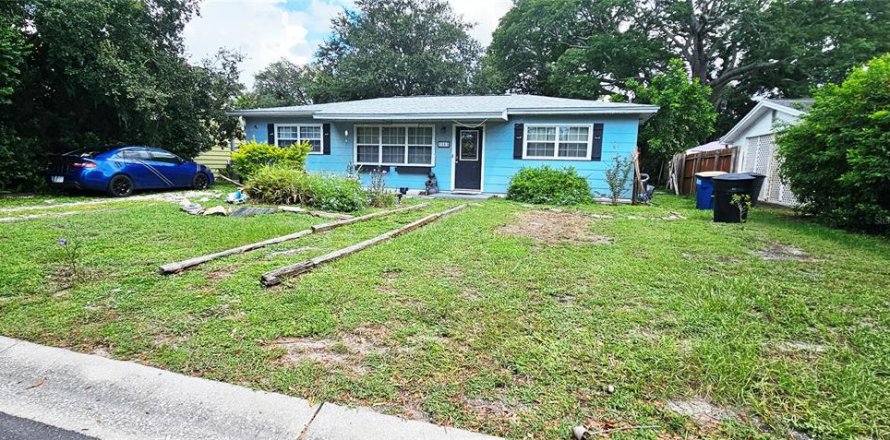 House in Clearwater, Florida 3 bedrooms, 98.1 sq.m. № 1344879