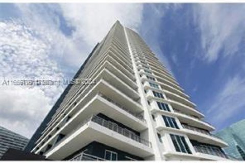 Condo in Miami, Florida, 2 bedrooms  № 1357068 - photo 1