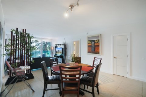 Copropriété à vendre à Hollywood, Floride: 2 chambres, 125.05 m2 № 1357122 - photo 9