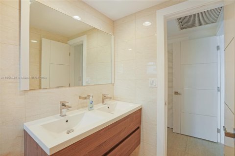 Condo in Hollywood, Florida, 2 bedrooms  № 1357122 - photo 23