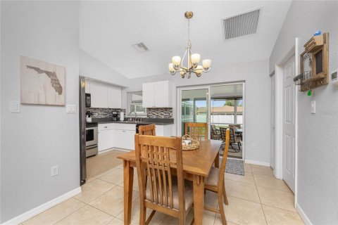 Villa ou maison à vendre à Punta Gorda, Floride: 2 chambres, 96.99 m2 № 1335699 - photo 12