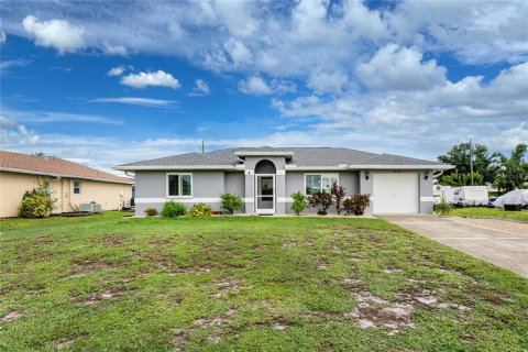 Villa ou maison à vendre à Punta Gorda, Floride: 2 chambres, 96.99 m2 № 1335699 - photo 3