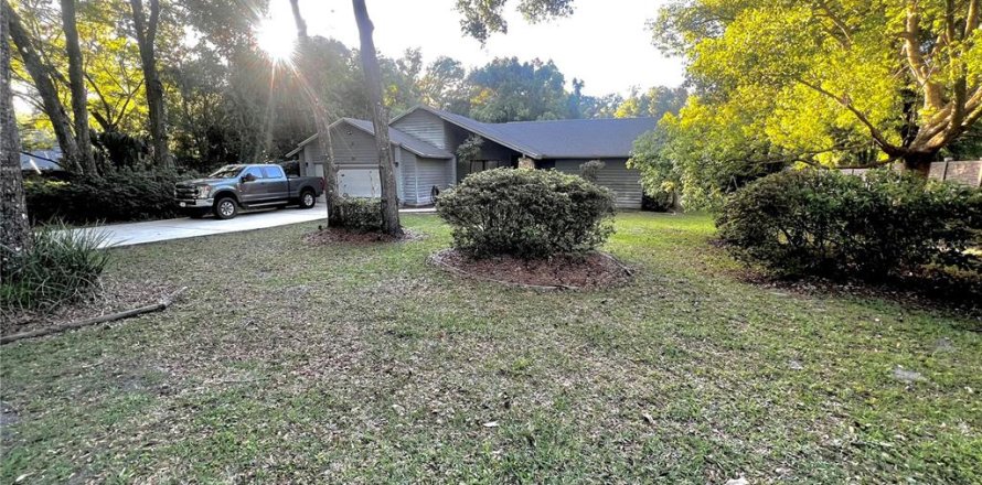 House in DeLand, Florida 4 bedrooms, 164.16 sq.m. № 1123210