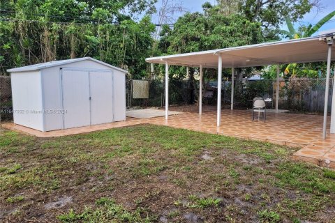 House in Miami, Florida 3 bedrooms, 79.06 sq.m. № 1331571 - photo 5