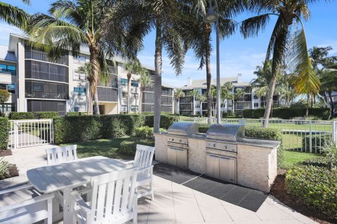 Condo in Juno Beach, Florida, 2 bedrooms  № 1210152 - photo 16