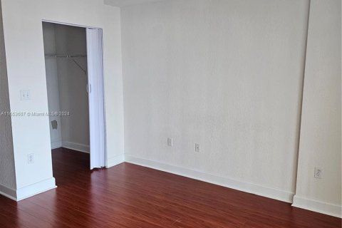 Apartamento en alquiler en South Miami, Florida, 2 dormitorios, 93.83 m2 № 1348279 - foto 15