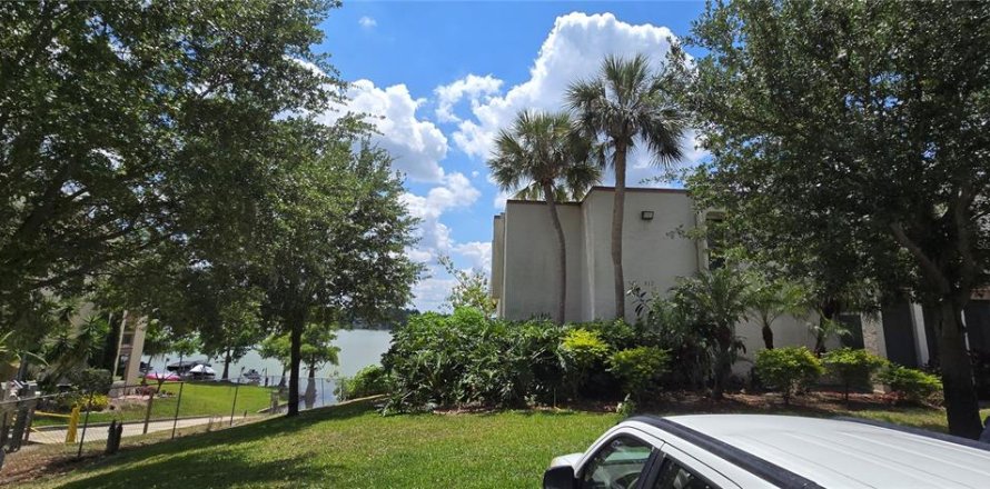 Condo in Altamonte Springs, Florida, 2 bedrooms  № 1386634