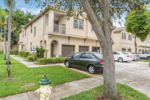 Condominio en venta en Miramar, Florida, 2 dormitorios, 96.25 m2 № 1330250 - foto 1