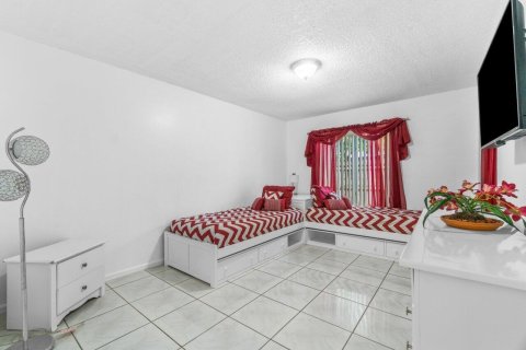 Купить виллу или дом в Лейк-Уорт, Флорида 4 спальни, 248.14м2, № 928047 - фото 13
