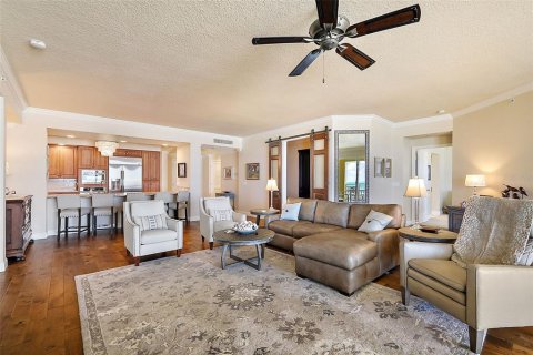 Condo in New Smyrna Beach, Florida, 3 bedrooms  № 1350732 - photo 7