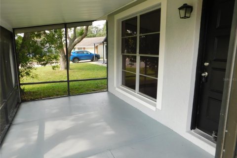 House in New Port Richey, Florida 2 bedrooms, 89.74 sq.m. № 1313427 - photo 2