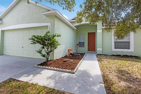 House in Davenport, Florida 5 bedrooms, 169.55 sq.m. № 1313866 - photo 2