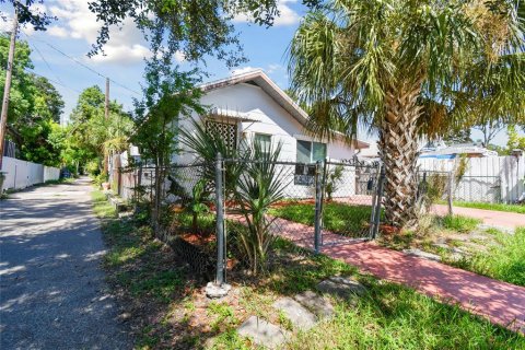 Villa ou maison à vendre à Saint Petersburg, Floride: 2 chambres, 66.89 m2 № 1342128 - photo 6