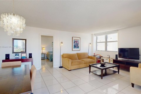 Condominio en venta en Miami Beach, Florida, 1 dormitorio, 75.72 m2 № 1325317 - foto 4