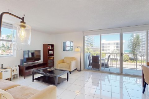 Copropriété à vendre à Miami Beach, Floride: 1 chambre, 75.72 m2 № 1325317 - photo 1