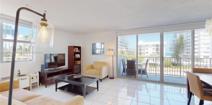 Condominio en Miami Beach, Florida, 1 dormitorio  № 1325317