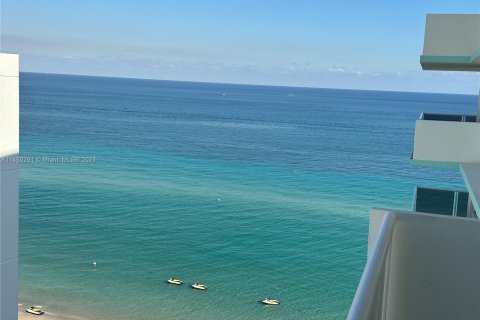 Condominio en venta en Hollywood, Florida, 2 dormitorios, 83.24 m2 № 711150 - foto 1