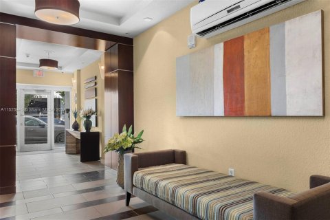 Condo in Miami, Florida, 1 bedroom  № 1269348 - photo 19