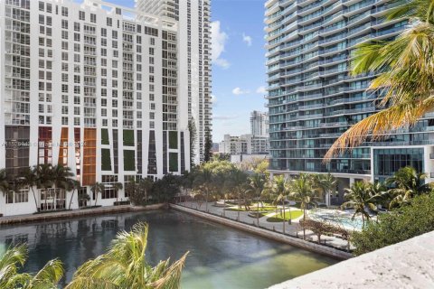 Condominio en venta en Miami, Florida, 1 dormitorio, 65.59 m2 № 1269348 - foto 3