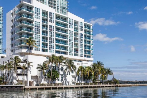 Condominio en venta en Miami, Florida, 1 dormitorio, 65.59 m2 № 1269348 - foto 24