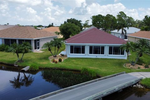 Villa ou maison à vendre à Punta Gorda, Floride: 2 chambres, 175.68 m2 № 1326608 - photo 4