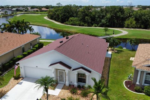 Villa ou maison à vendre à Punta Gorda, Floride: 2 chambres, 175.68 m2 № 1326608 - photo 3