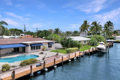 Villa ou maison à louer à Pompano Beach, Floride: 3 chambres, 125.33 m2 № 1353888 - photo 1