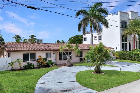 Villa ou maison à louer à Pompano Beach, Floride: 3 chambres, 125.33 m2 № 1353888 - photo 2