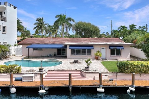 Villa ou maison à louer à Pompano Beach, Floride: 3 chambres, 125.33 m2 № 1353888 - photo 10