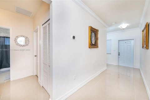 Casa en venta en Miami, Florida, 3 dormitorios, 125.88 m2 № 1353841 - foto 3