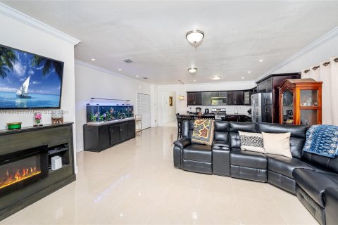 Casa en venta en Miami, Florida, 3 dormitorios, 125.88 m2 № 1353841 - foto 9