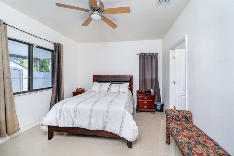 Casa en venta en Miami, Florida, 3 dormitorios, 125.88 m2 № 1353841 - foto 12