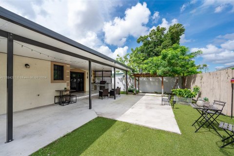 Casa en venta en Miami, Florida, 3 dormitorios, 125.88 m2 № 1353841 - foto 20