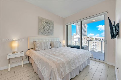 Condo in Miami, Florida, 2 bedrooms  № 1353842 - photo 6