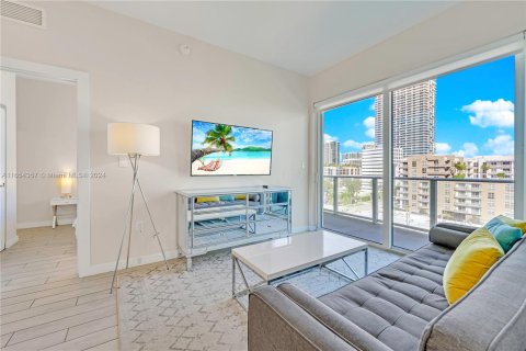 Condo in Miami, Florida, 2 bedrooms  № 1353842 - photo 3