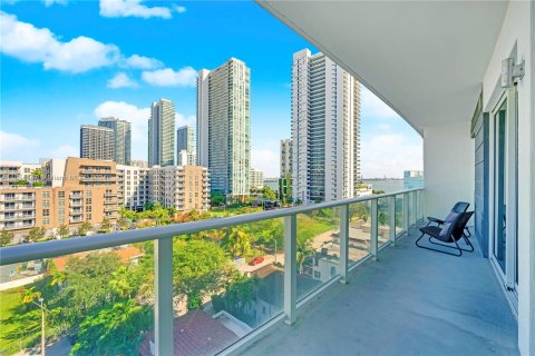 Condo in Miami, Florida, 2 bedrooms  № 1353842 - photo 20